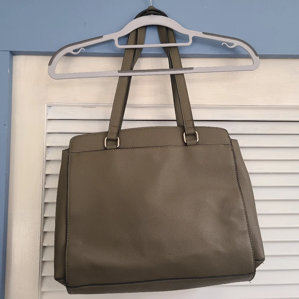 Kenneth Cole Reaction olive purse - Picture 2 of 4